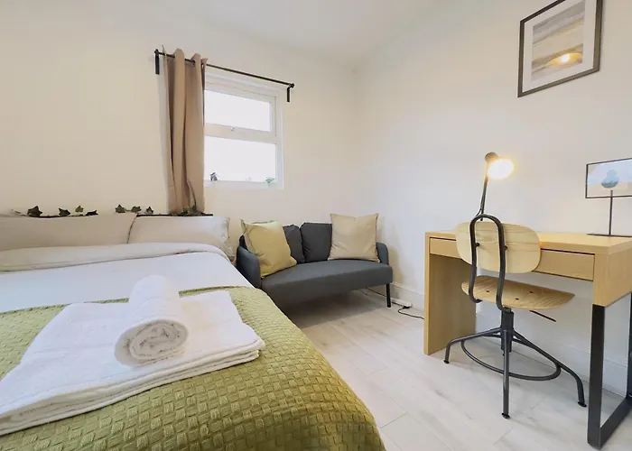 Leyton House - Sleepylodge London